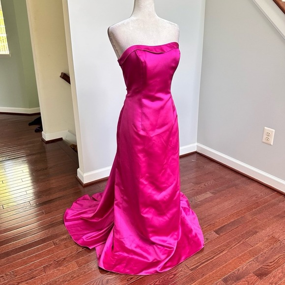 David's Bridal Dresses & Skirts - David's Bridal Fuchsia Strapless Fit & Flare Dainty Simple Gown Dress w Train